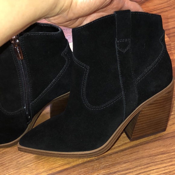 Vince Camuto Granada Block Heel Bootie - Picture 3 of 6